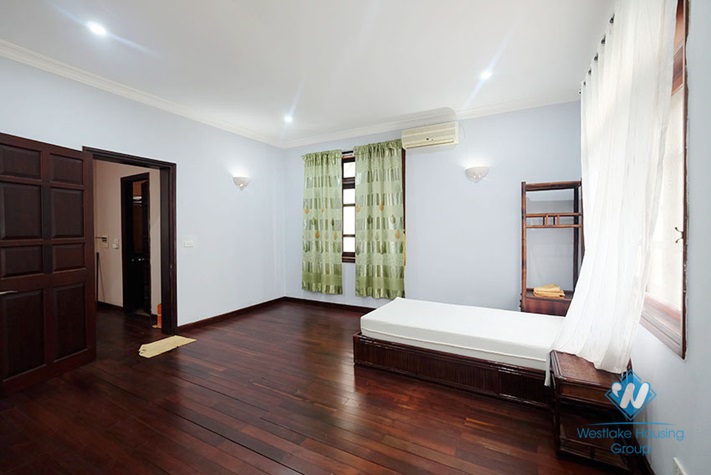 Bright 3-storey 180sqm Ciputra house is out for rent 